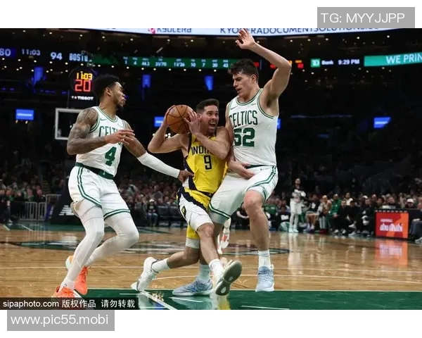 布朗29+7武切维奇首秀两双 绿军22分逆转热火